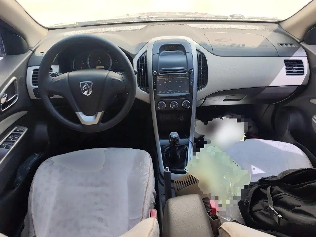 Baojun 630 2012 1.8L manual Comfort trim level — миниатюра 10