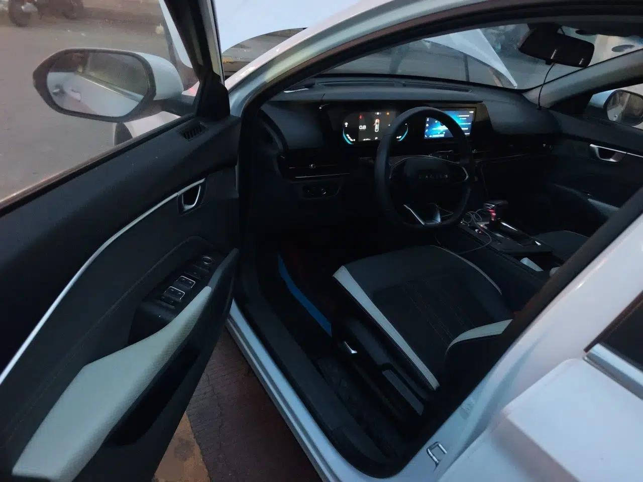 Baojun RC-6 2019 1.5T CVT 24-Hour Online Luxury Edition — миниатюра 17