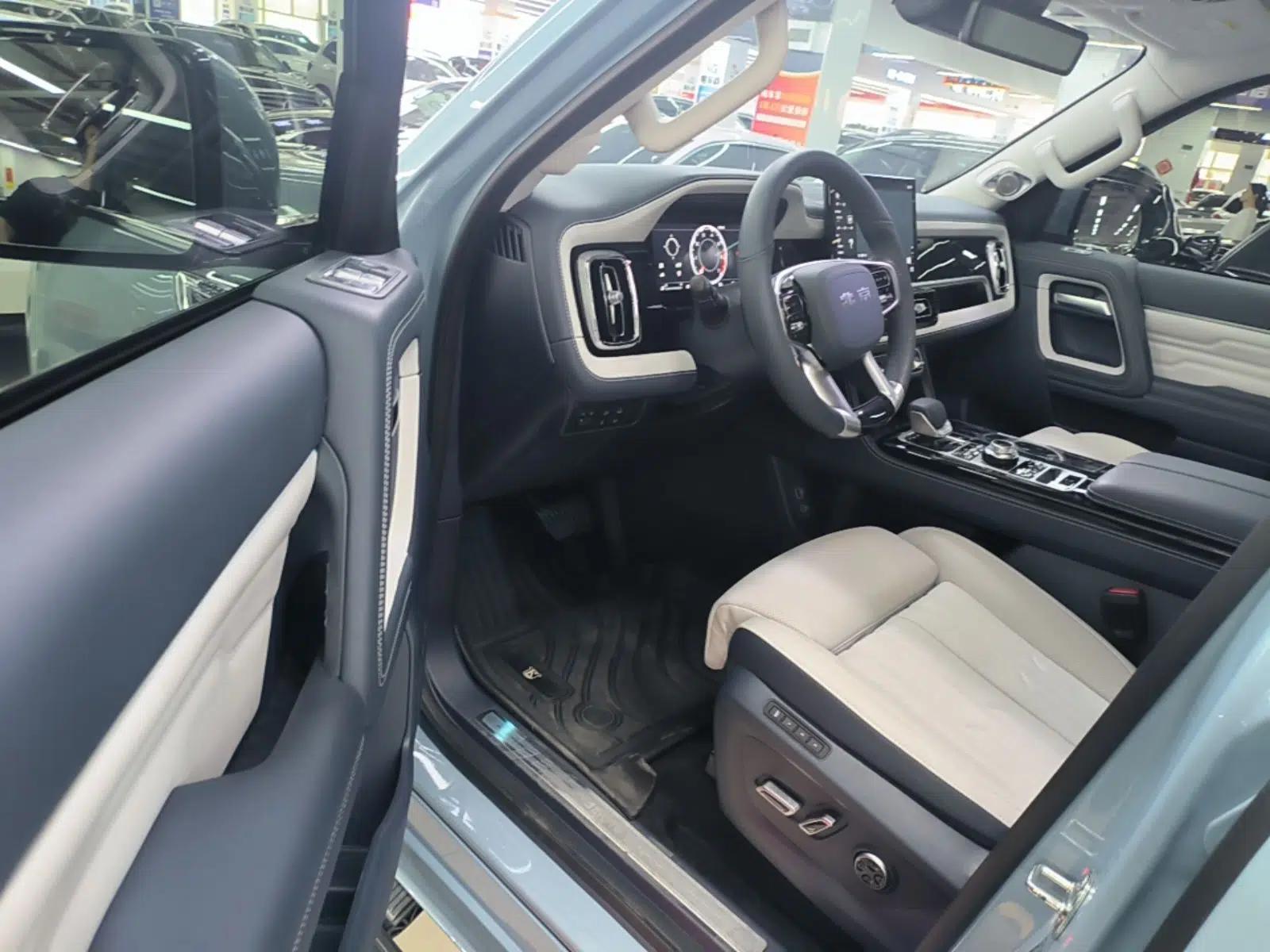 BAIC Off-Road BJ60 2022 2.0T Version 11 Five Seats — миниатюра 19