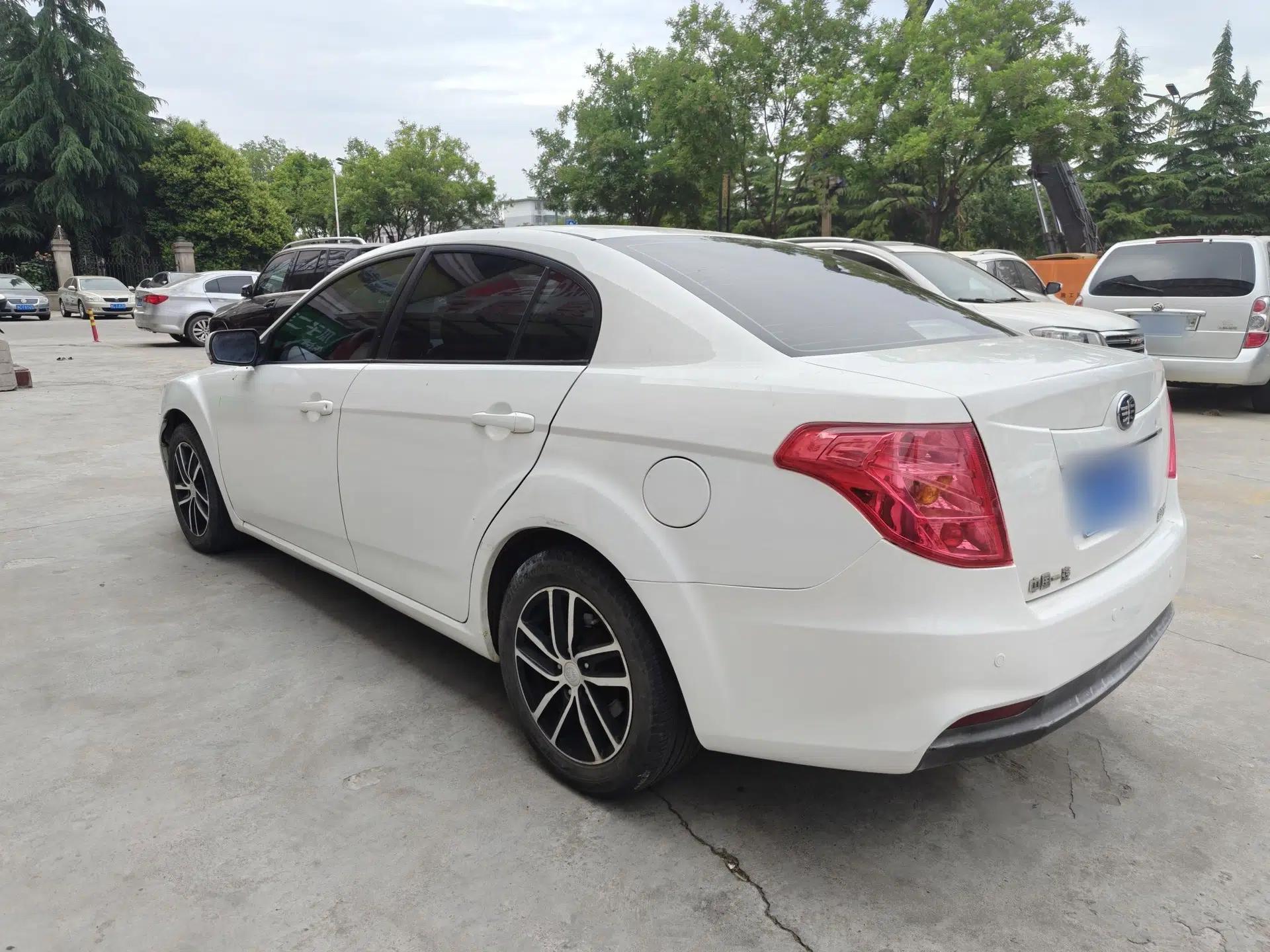 Bestune B50 2013 1.6L automatic luxury version — миниатюра 5
