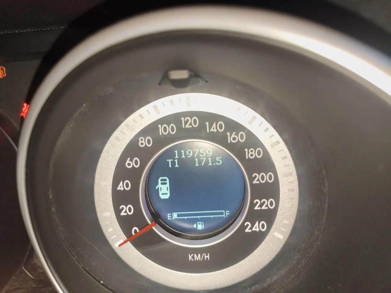 Bestune X80 2015 2.0L Automatic Comfort Anniversary Edition — миниатюра 13
