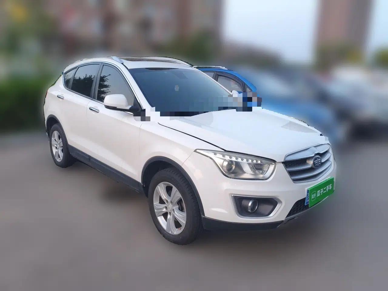 Bestune X80 2015 2.0L Automatic Comfort Anniversary Edition — миниатюра 3