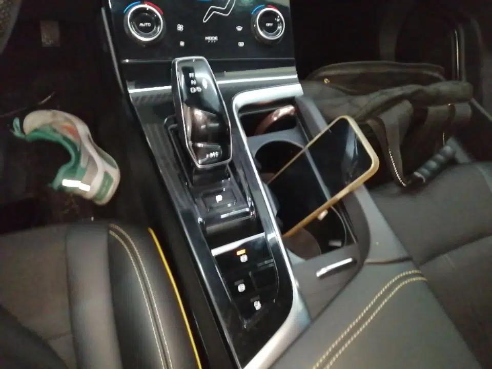 Bestune B70S 2022 1.5T Smart Trend Leader — миниатюра 17