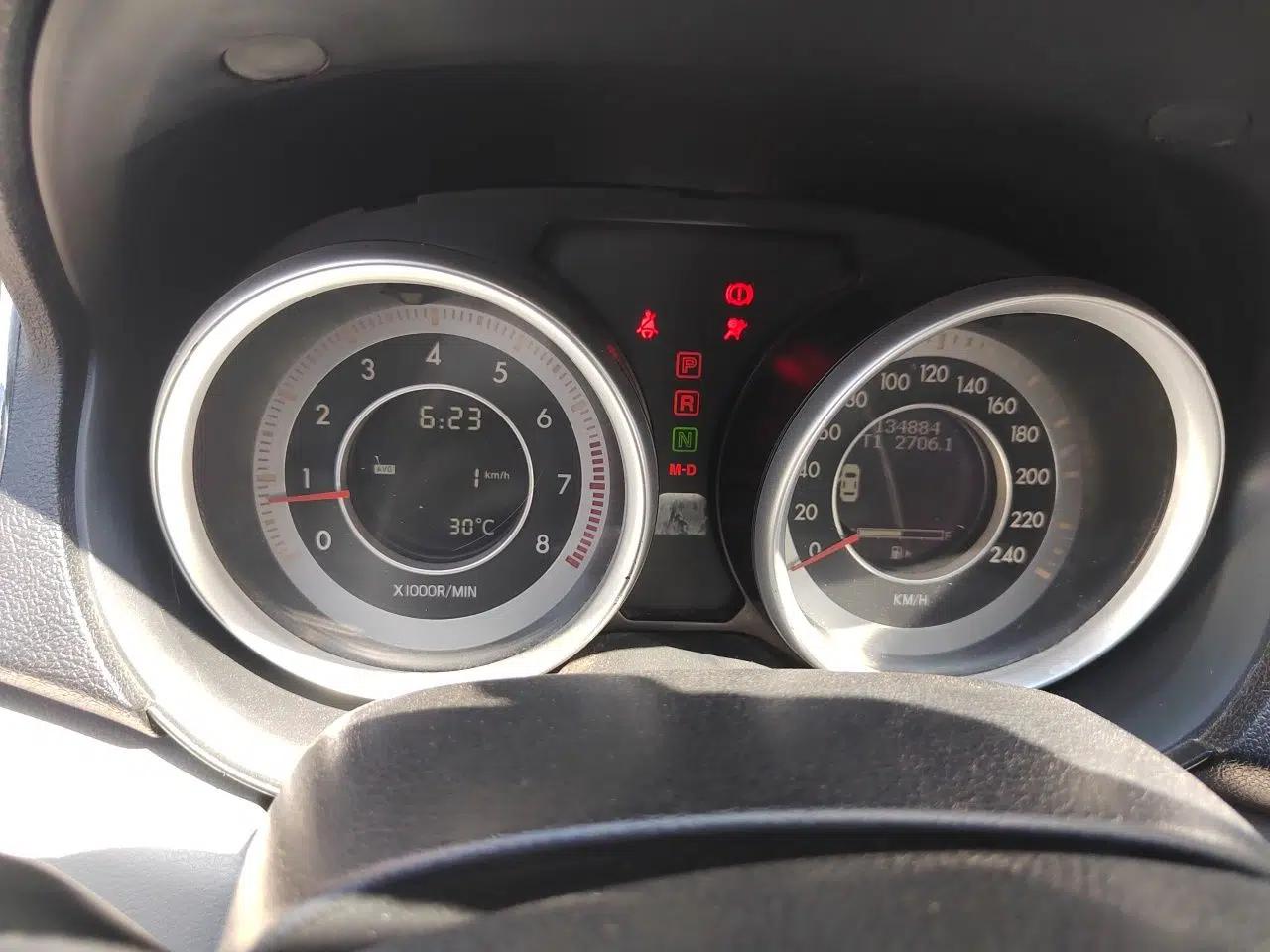 Bestune B90 2012 2.0L automatic comfort version — миниатюра 12