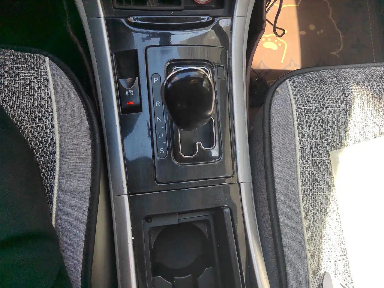Bestune B90 2012 2.0L automatic comfort version — миниатюра 15
