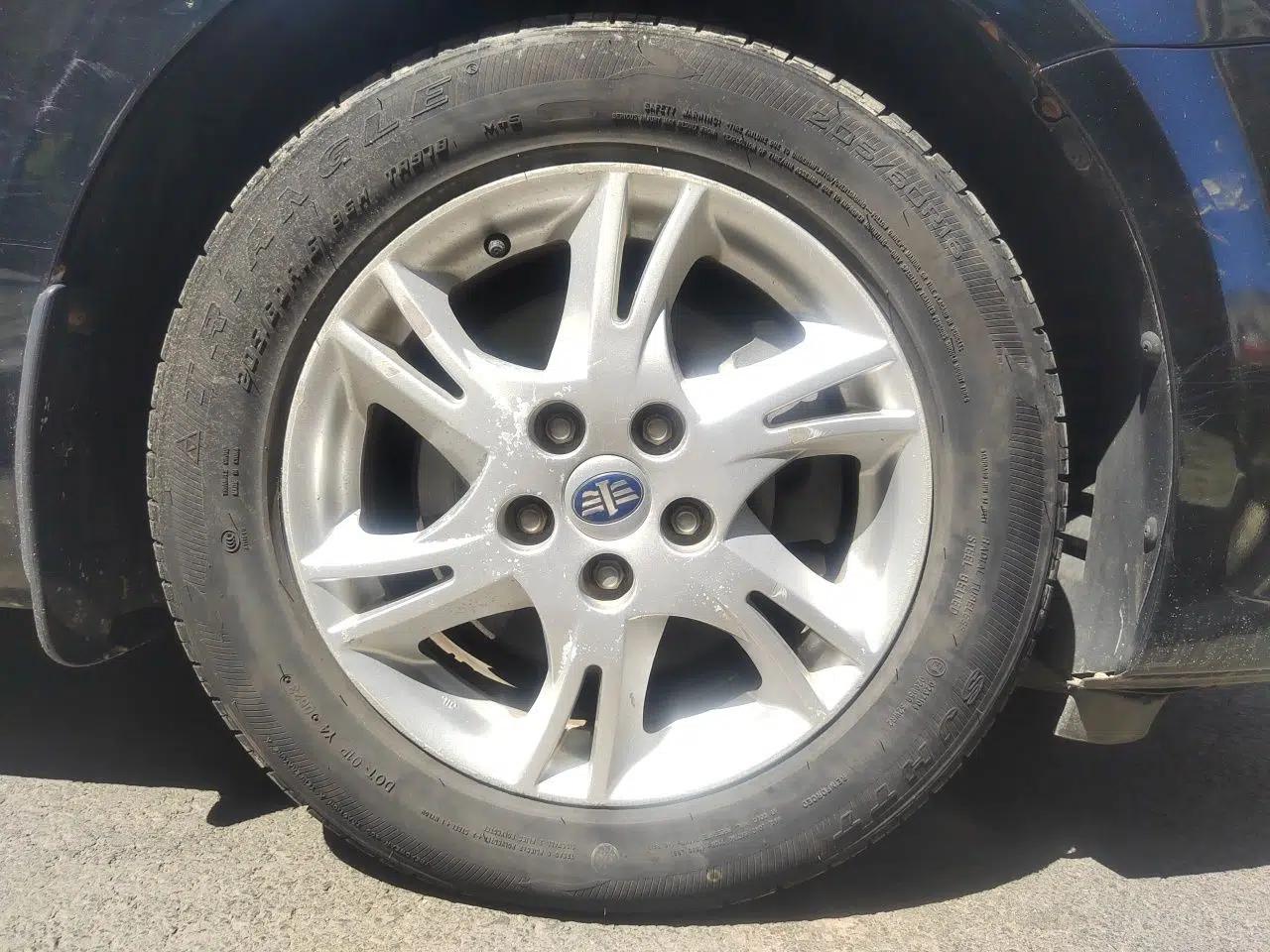 Bestune B90 2012 2.0L automatic comfort version — миниатюра 8