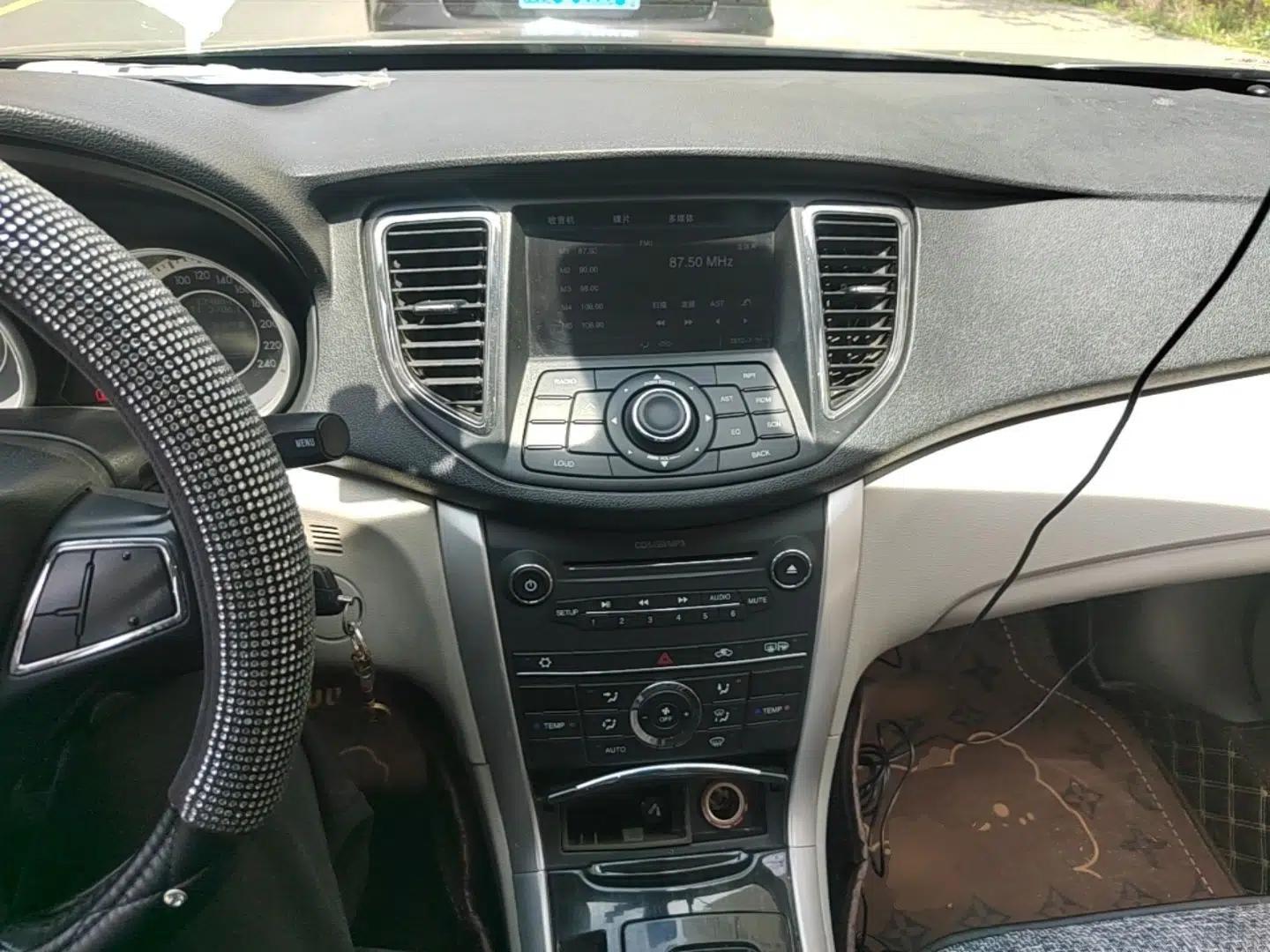 Bestune B90 2012 2.0L automatic comfort version — миниатюра 10