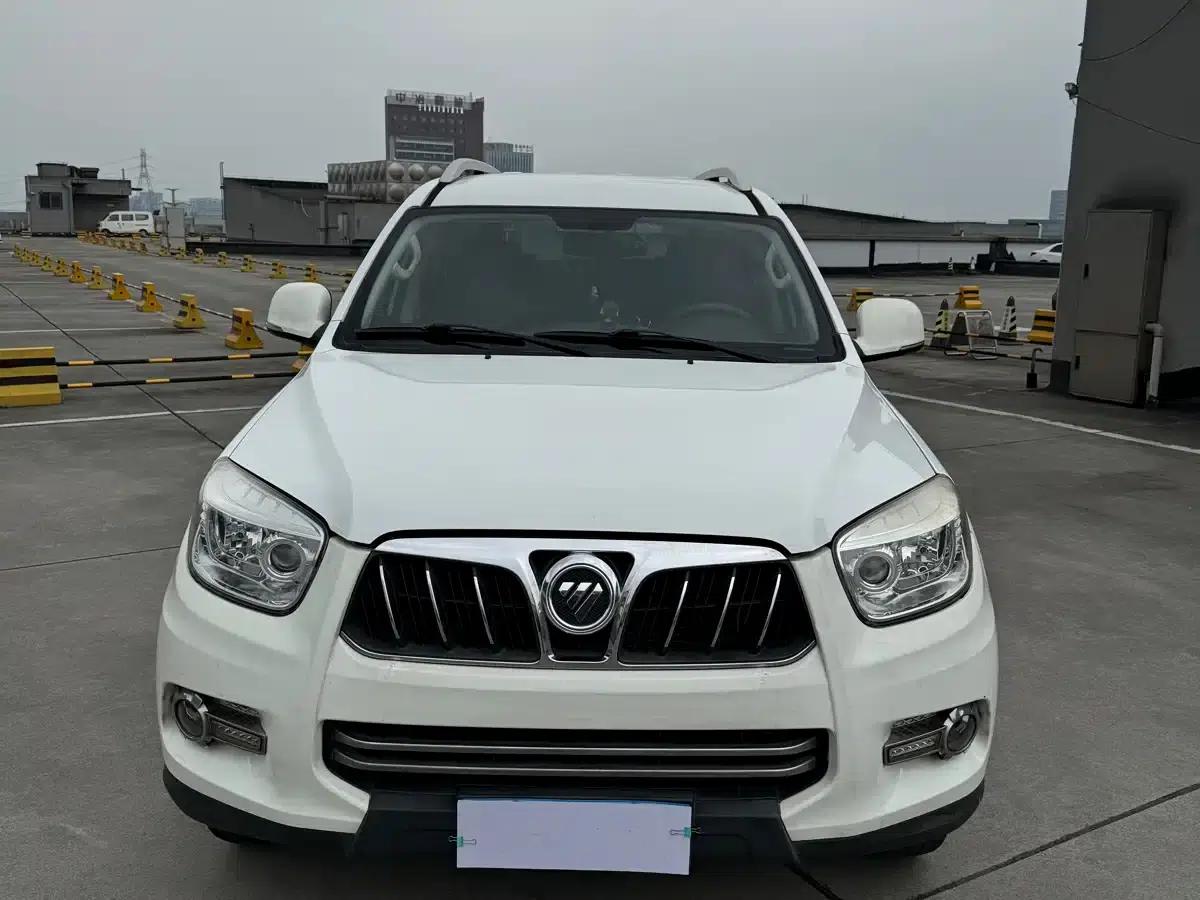 Savana 2017 2.0T Automatic 2WD Petrol Premium Edition 5-Seater — миниатюра 2