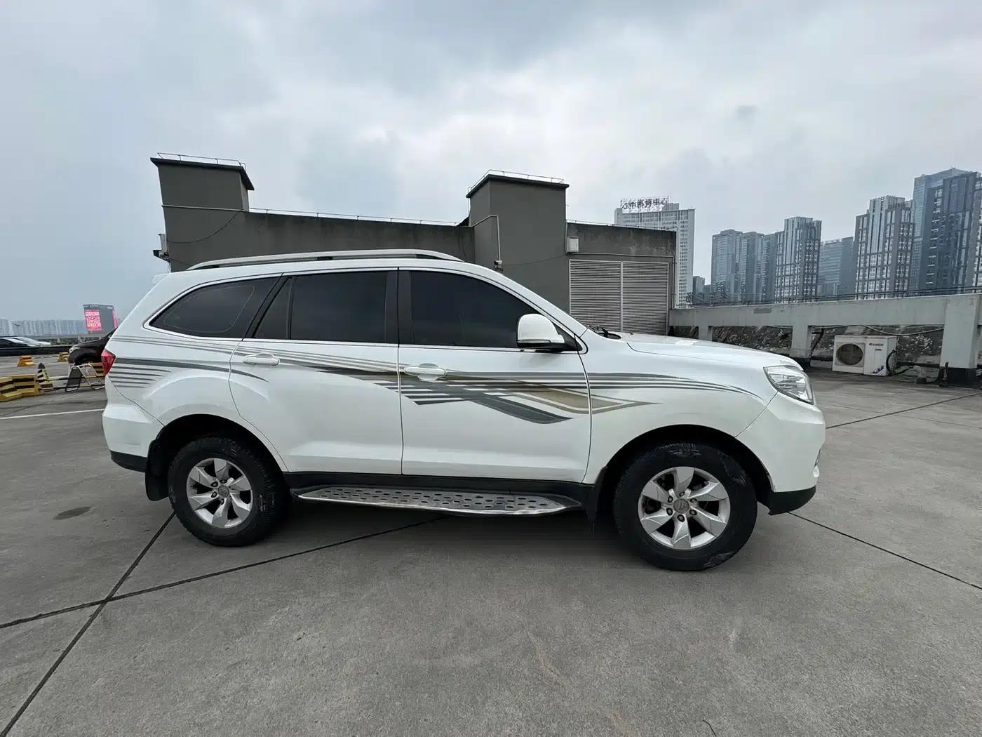 Savana 2017 2.0T Automatic 2WD Petrol Premium Edition 5-Seater — миниатюра 4