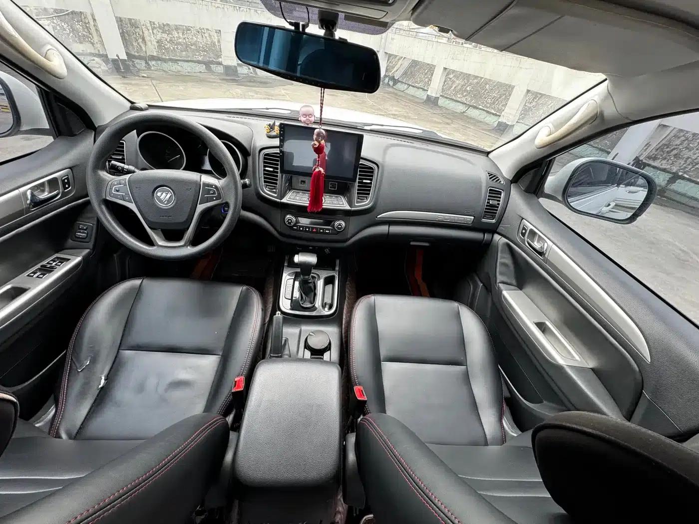Savana 2017 2.0T Automatic 2WD Petrol Premium Edition 5-Seater — миниатюра 5