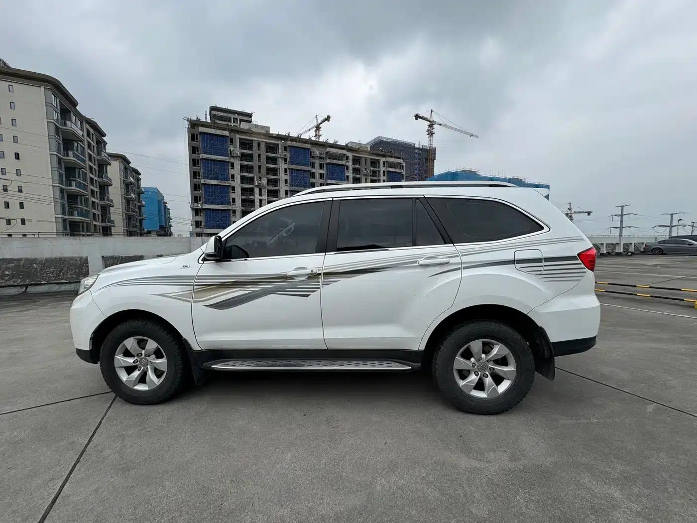 Savana 2017 2.0T Automatic 2WD Petrol Premium Edition 5-Seater — миниатюра 6