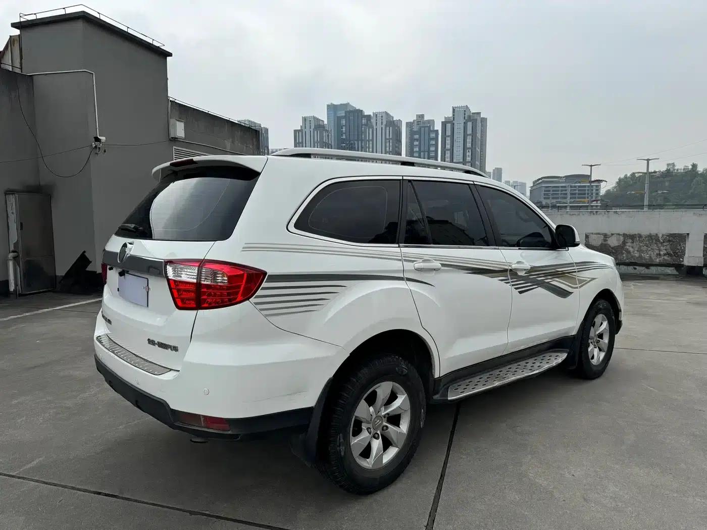 Savana 2017 2.0T Automatic 2WD Petrol Premium Edition 5-Seater — миниатюра 8