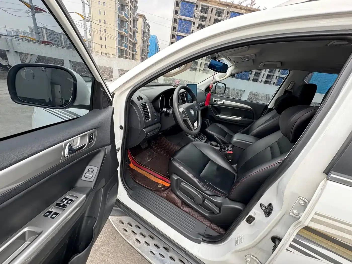 Savana 2017 2.0T Automatic 2WD Petrol Premium Edition 5-Seater — миниатюра 10
