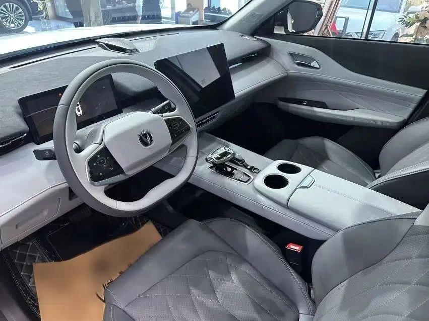 CHANGAN UNI-Z New Energy 2024 Blue Whale Smart Electric iDD 125km Beyond Edition — миниатюра 11