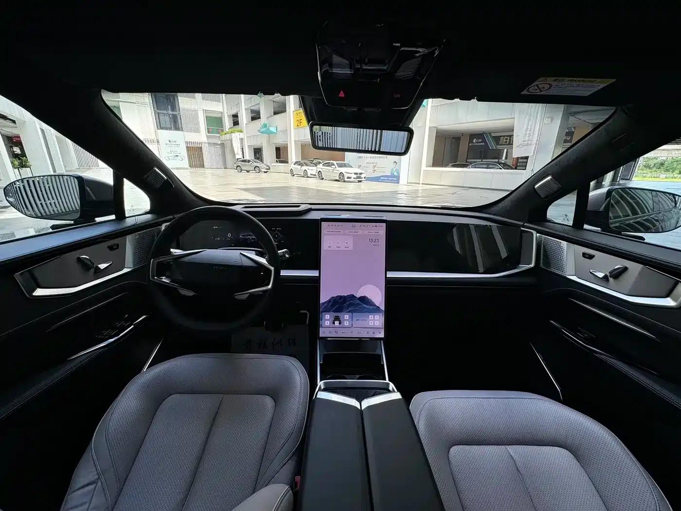 HiPhi Y 2023 765km Flagship Edition — миниатюра 5