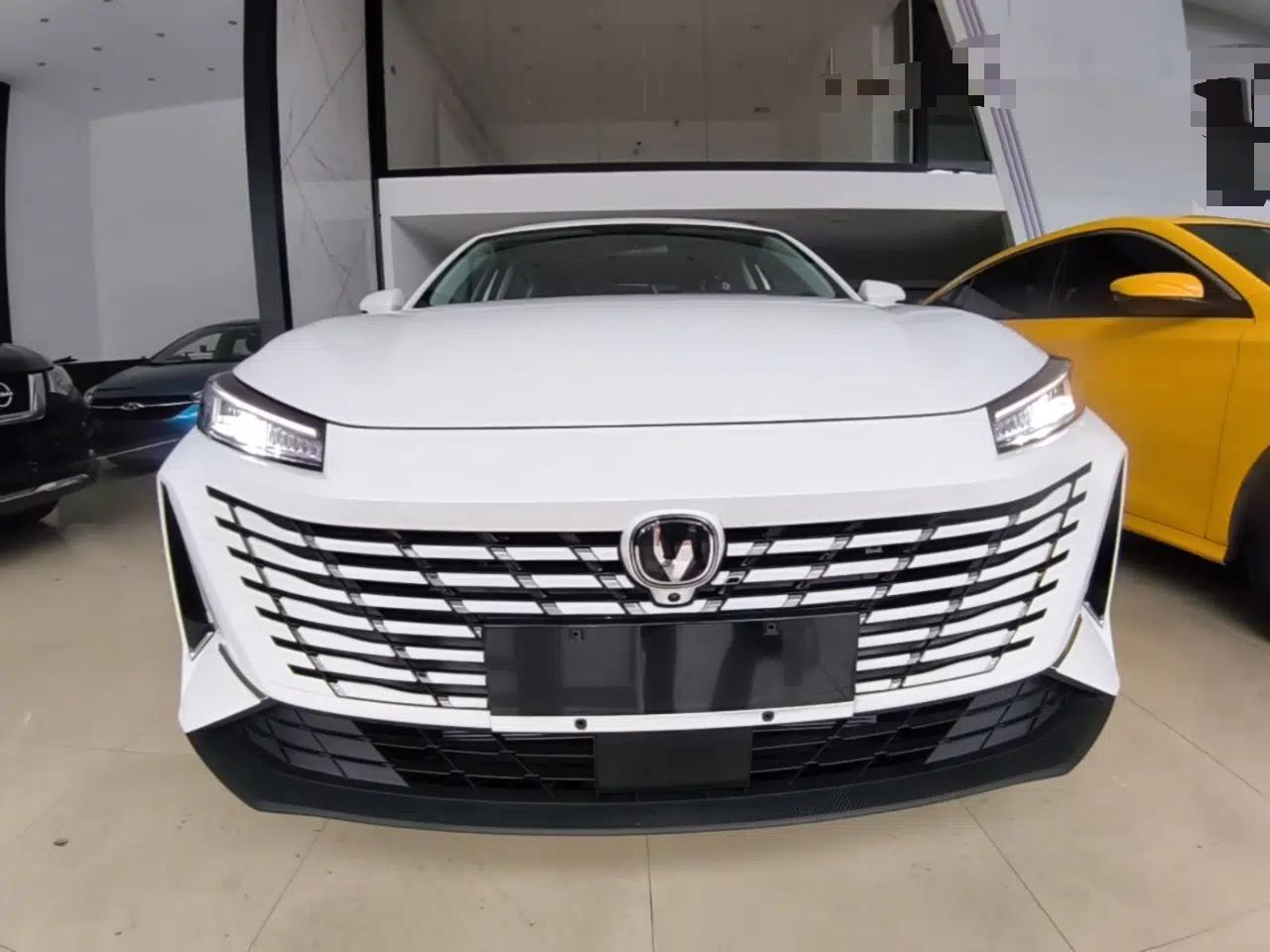 CHANGAN Eado PHEV 2025 Smart New Blue Whale 145KM Battleship Edition — миниатюра 2