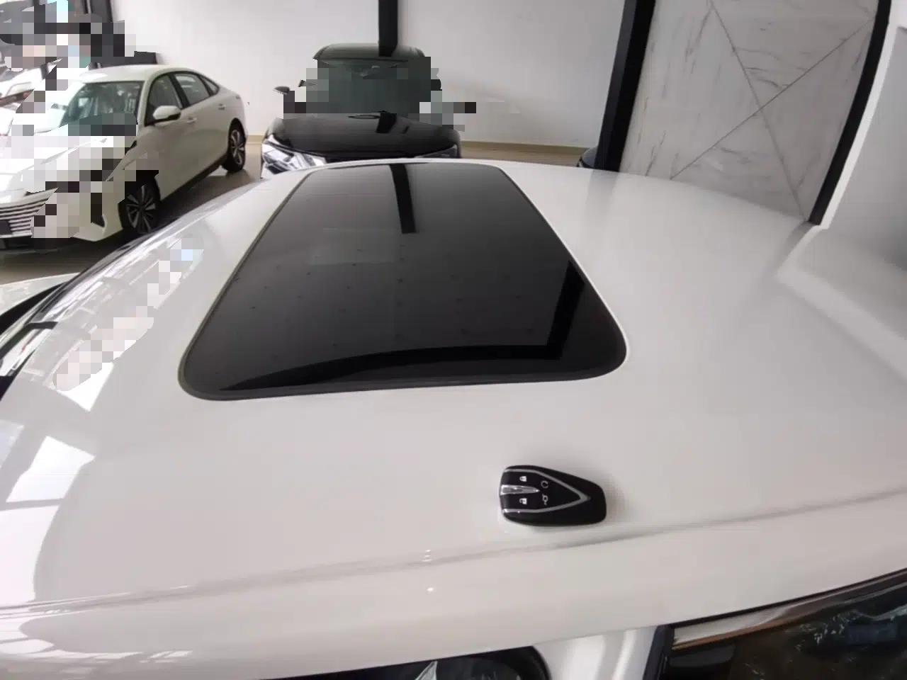 CHANGAN Eado PHEV 2025 Smart New Blue Whale 145KM Battleship Edition — миниатюра 11
