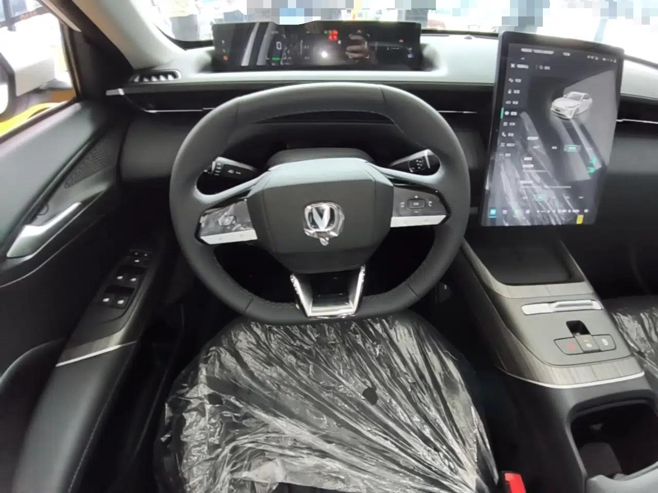 CHANGAN Eado PHEV 2025 Smart New Blue Whale 145KM Battleship Edition — миниатюра 14