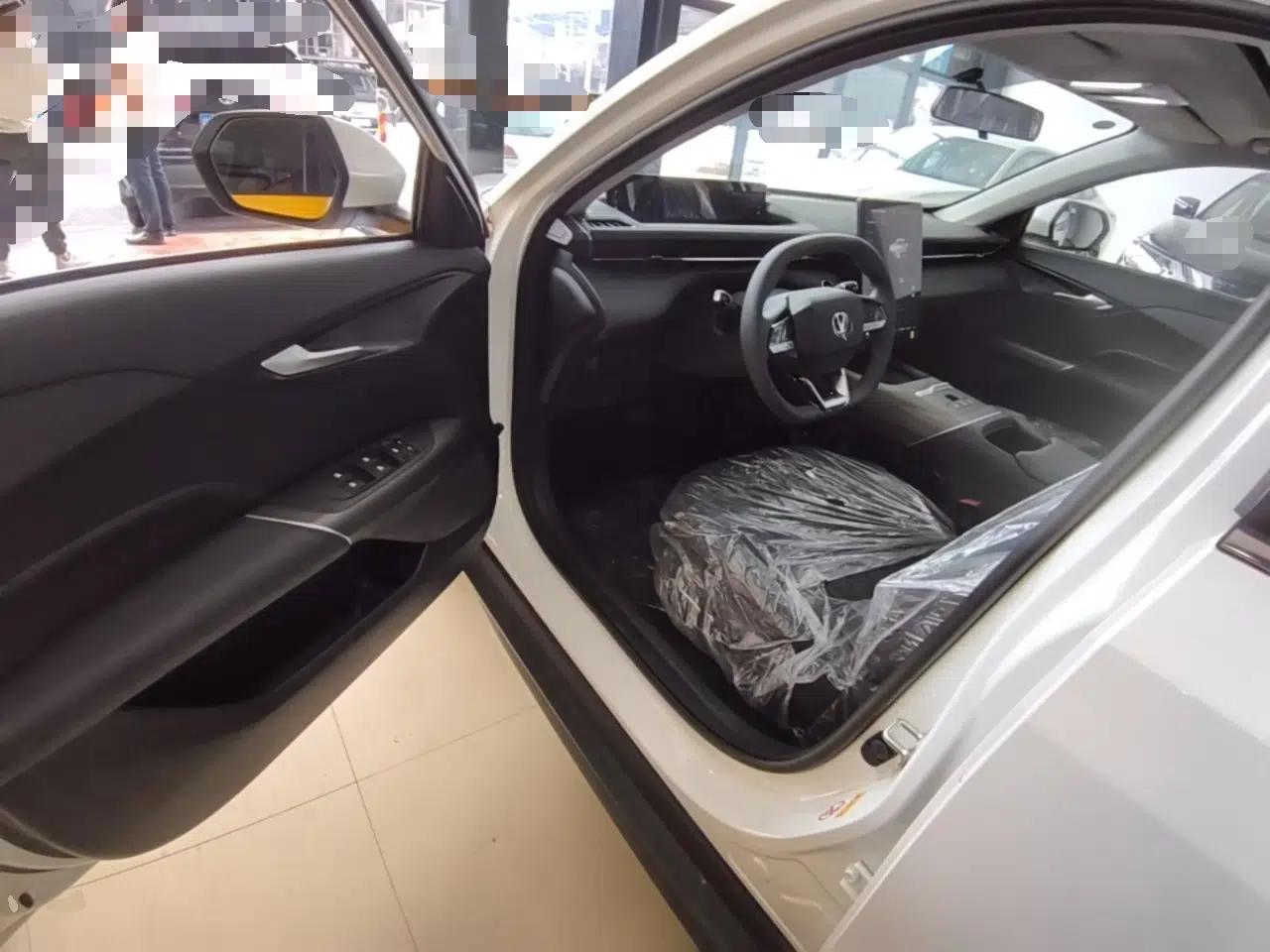 CHANGAN Eado PHEV 2025 Smart New Blue Whale 145KM Battleship Edition — миниатюра 19