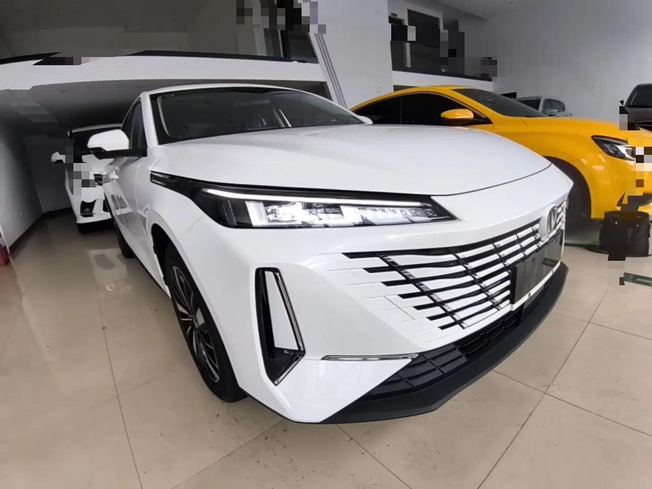 CHANGAN Eado PHEV 2025 Smart New Blue Whale 145KM Battleship Edition — миниатюра 3