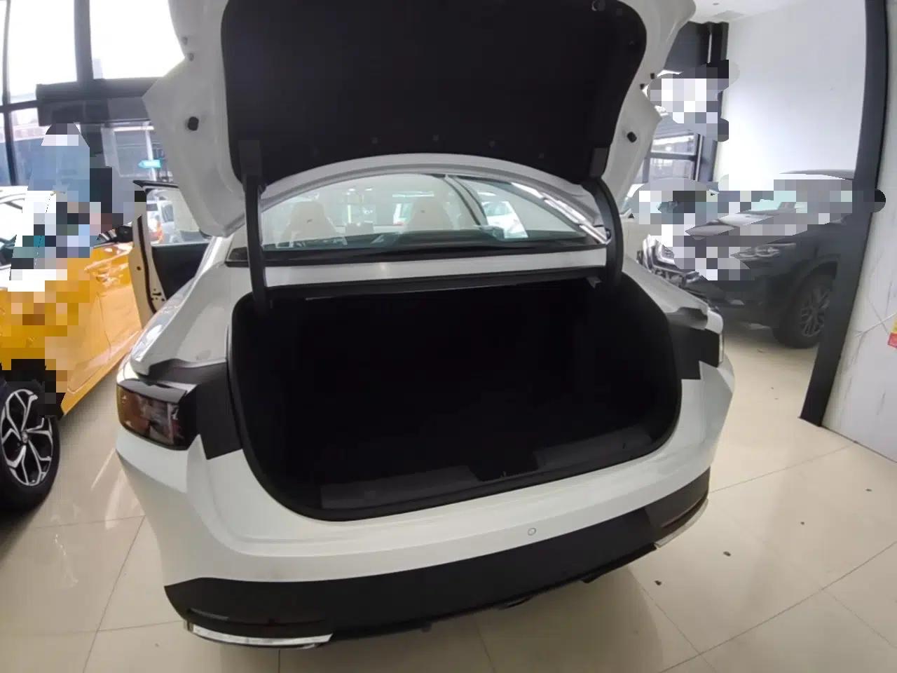 CHANGAN Eado PHEV 2025 Smart New Blue Whale 145KM Battleship Edition — миниатюра 22