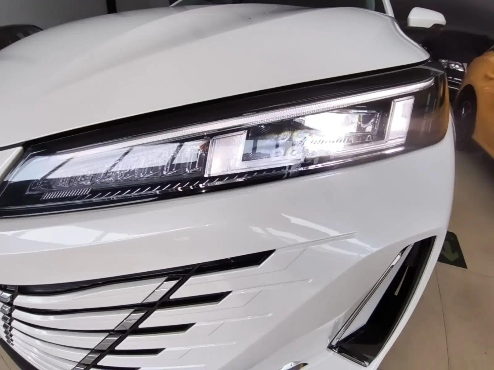CHANGAN Eado PHEV 2025 Smart New Blue Whale 145KM Battleship Edition — миниатюра 9