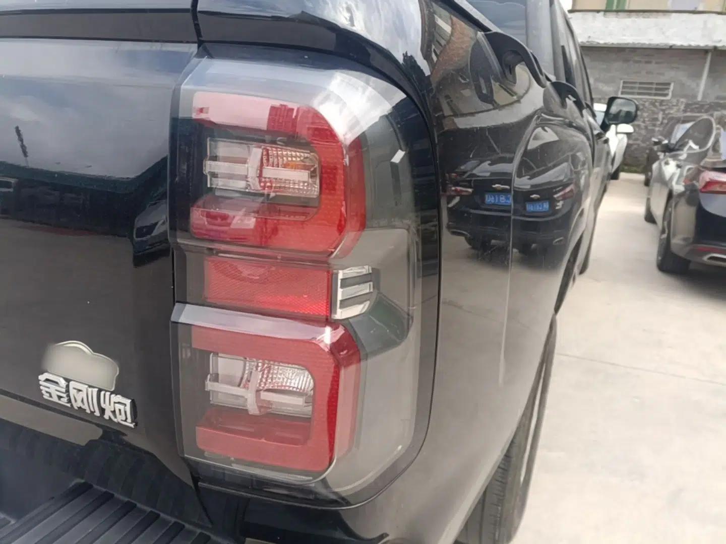 Great Wall King Kong Poer 2022 2.0T Manual Diesel 4x4 Elite Long-Box Version GW4D20M — миниатюра 7