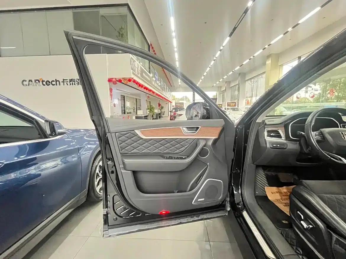 Hongqi HS7 2022 2.0T DCT 2WD Intelligent Flagship Edition (5-seater) — миниатюра 9