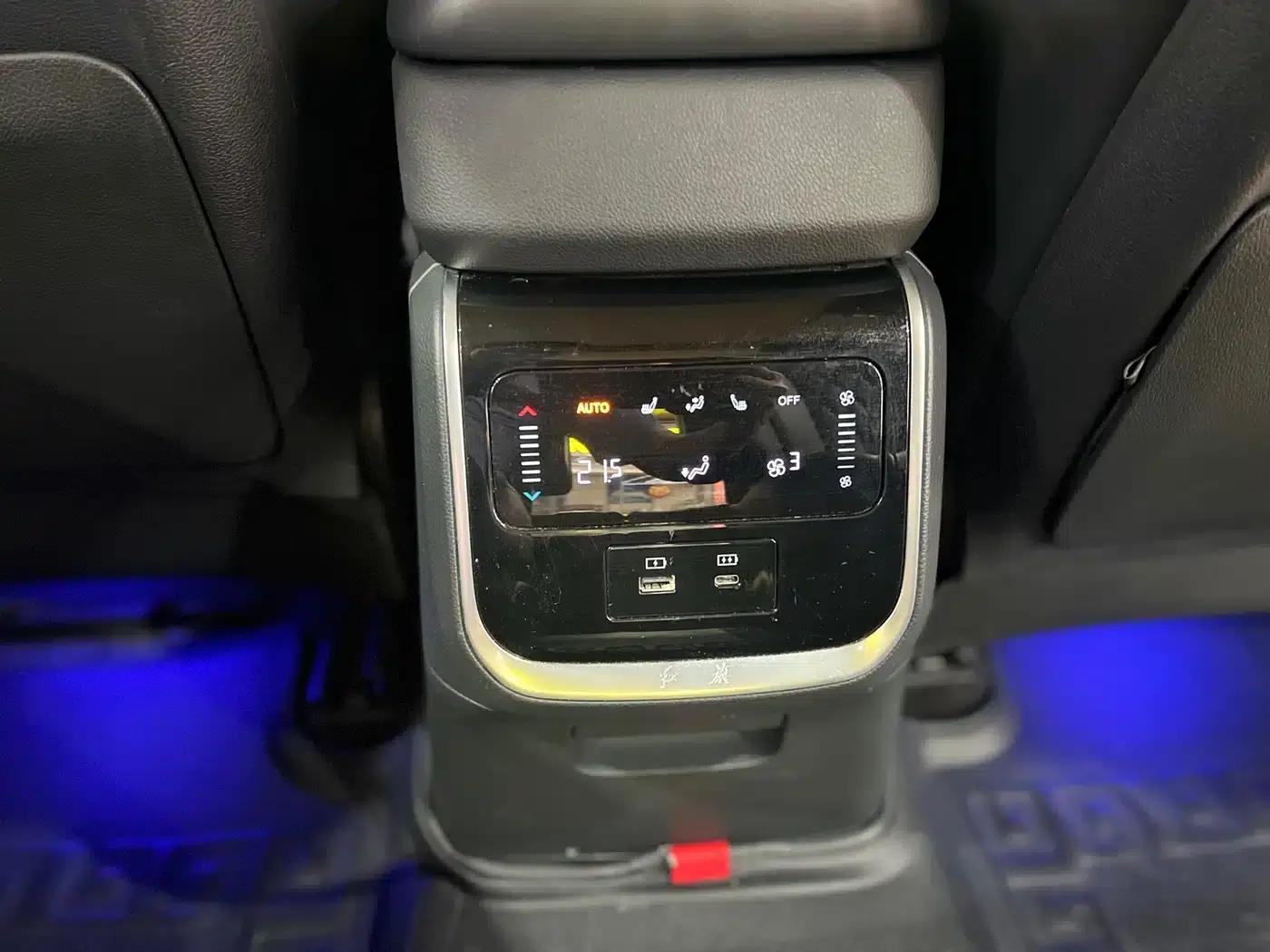 Hongqi HS7 2023 2.0T Automatic 4WD Flagship Edition (6-seater) — миниатюра 16