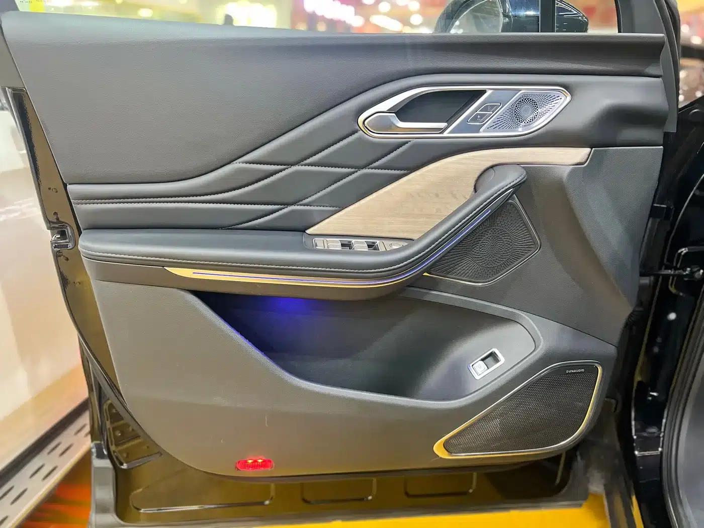 Hongqi HS7 2023 2.0T Automatic 4WD Flagship Edition (6-seater) — миниатюра 7