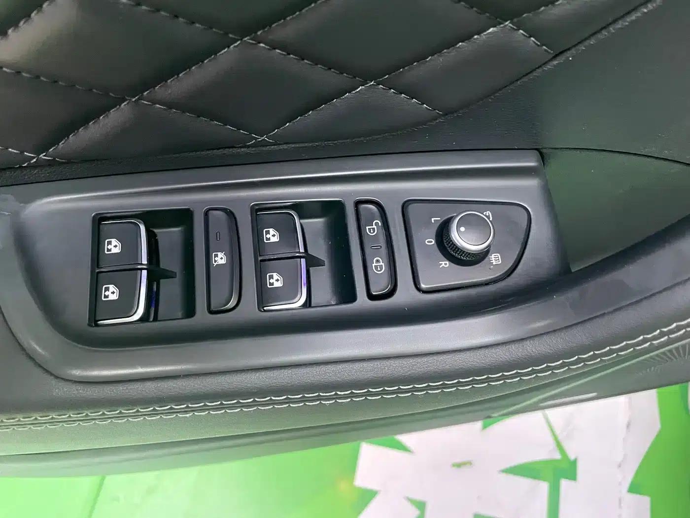 Hongqi HS7 2022 3.0T Automatic 4WD Intelligent Flagship Edition (5-seater) — миниатюра 18
