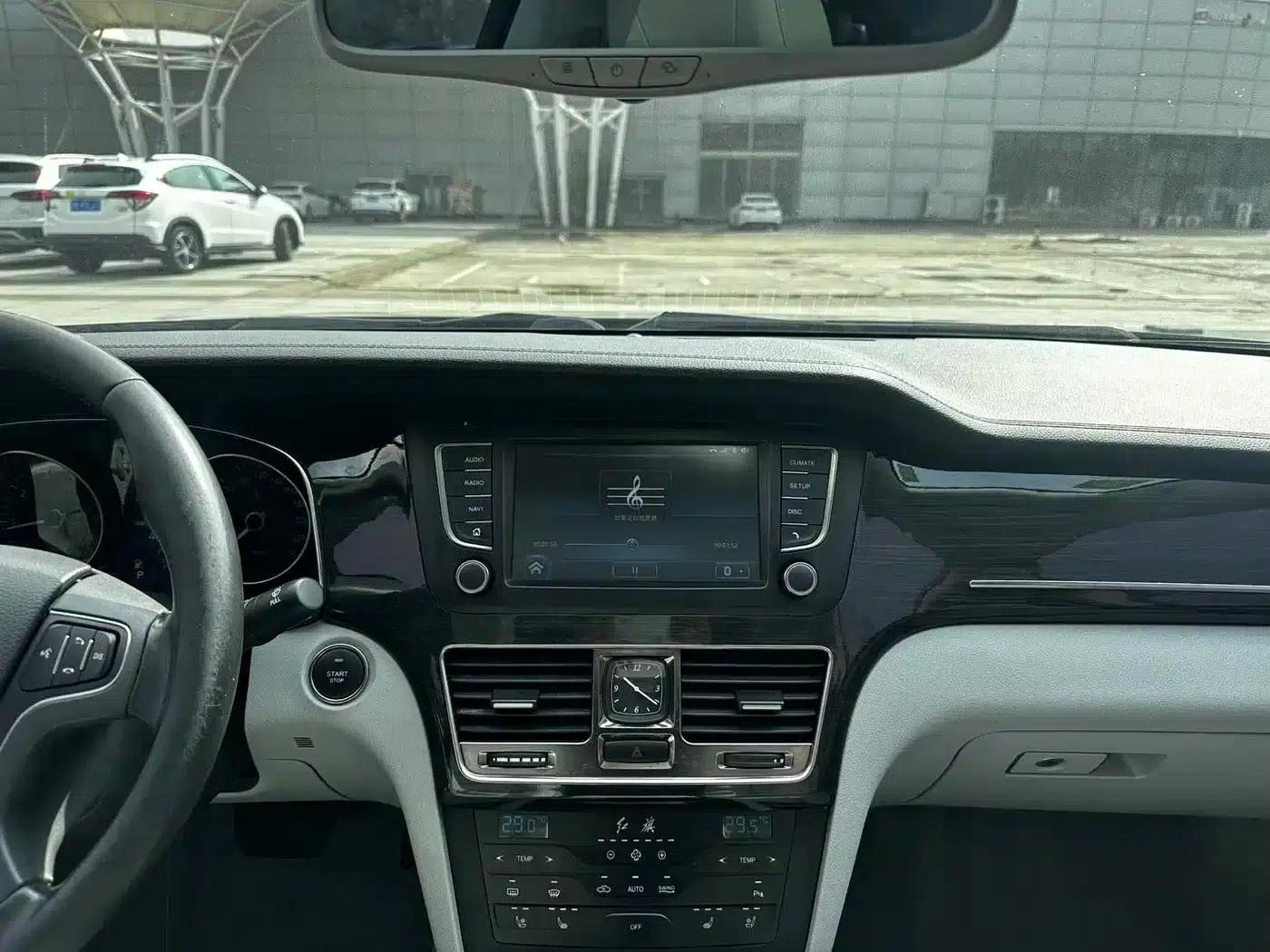 Hongqi H7 2018 3.0L Premium Edition — миниатюра 13