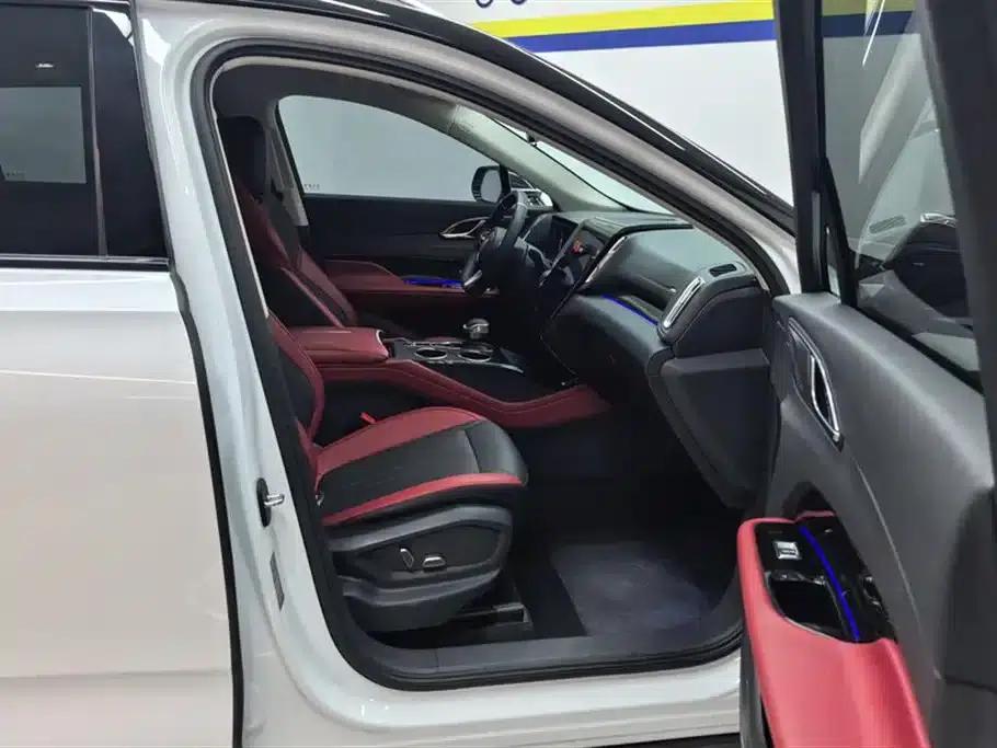 Hongqi HS3 2023 1.5T 2WD Goodness Edition — миниатюра 8