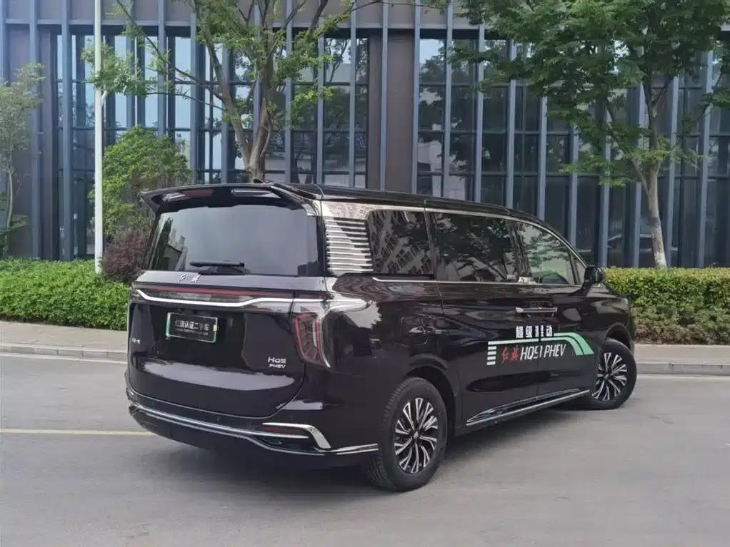 Hongqi HQ9 PHEV 2024 2.0T AWD Luxury Edition — миниатюра 2