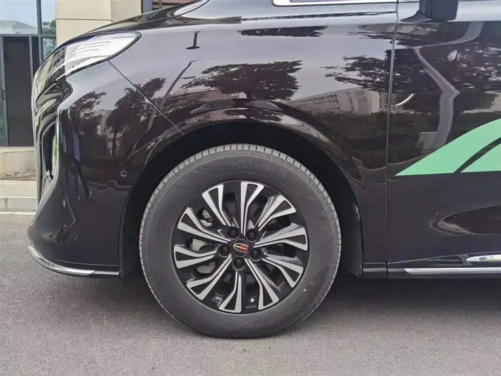Hongqi HQ9 PHEV 2024 2.0T AWD Luxury Edition — миниатюра 4
