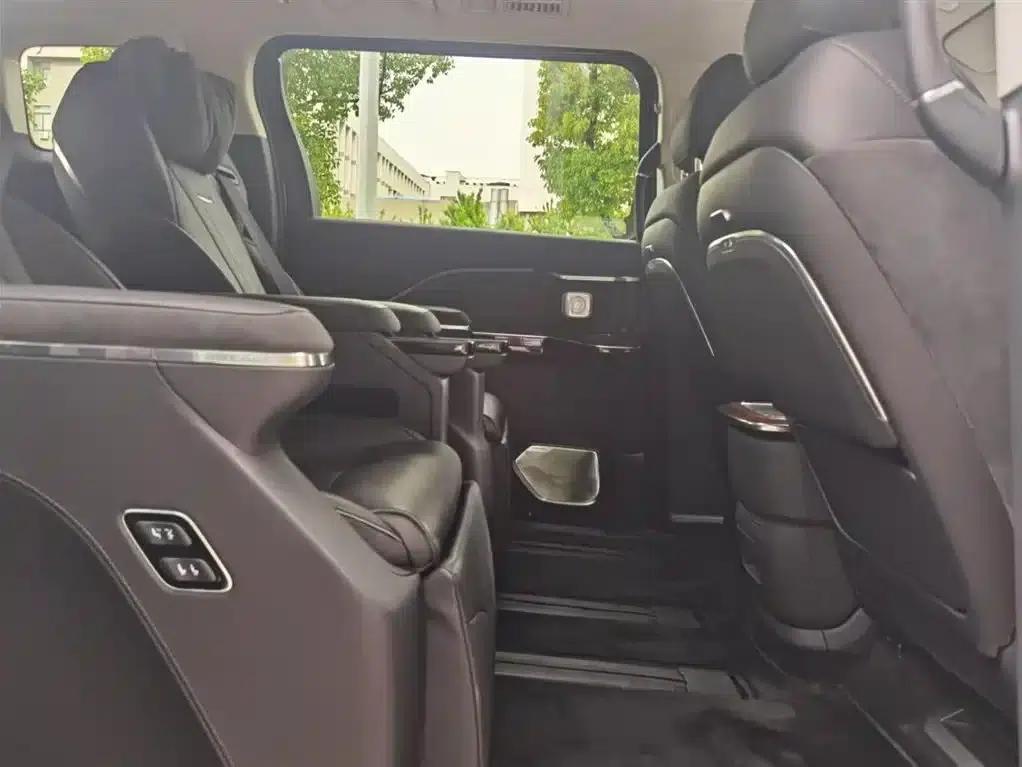 Hongqi HQ9 PHEV 2024 2.0T AWD Luxury Edition — миниатюра 9