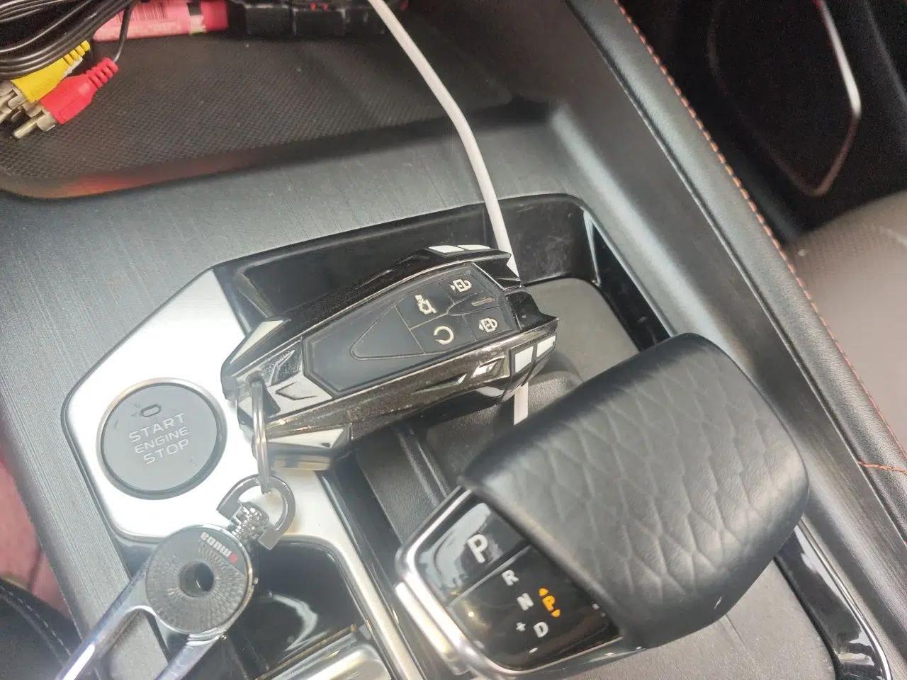 CHANGAN OSHAN X7 PLUS 2022 1.5T Blue Whale Edition Automatic ZhiZun Model — миниатюра 9