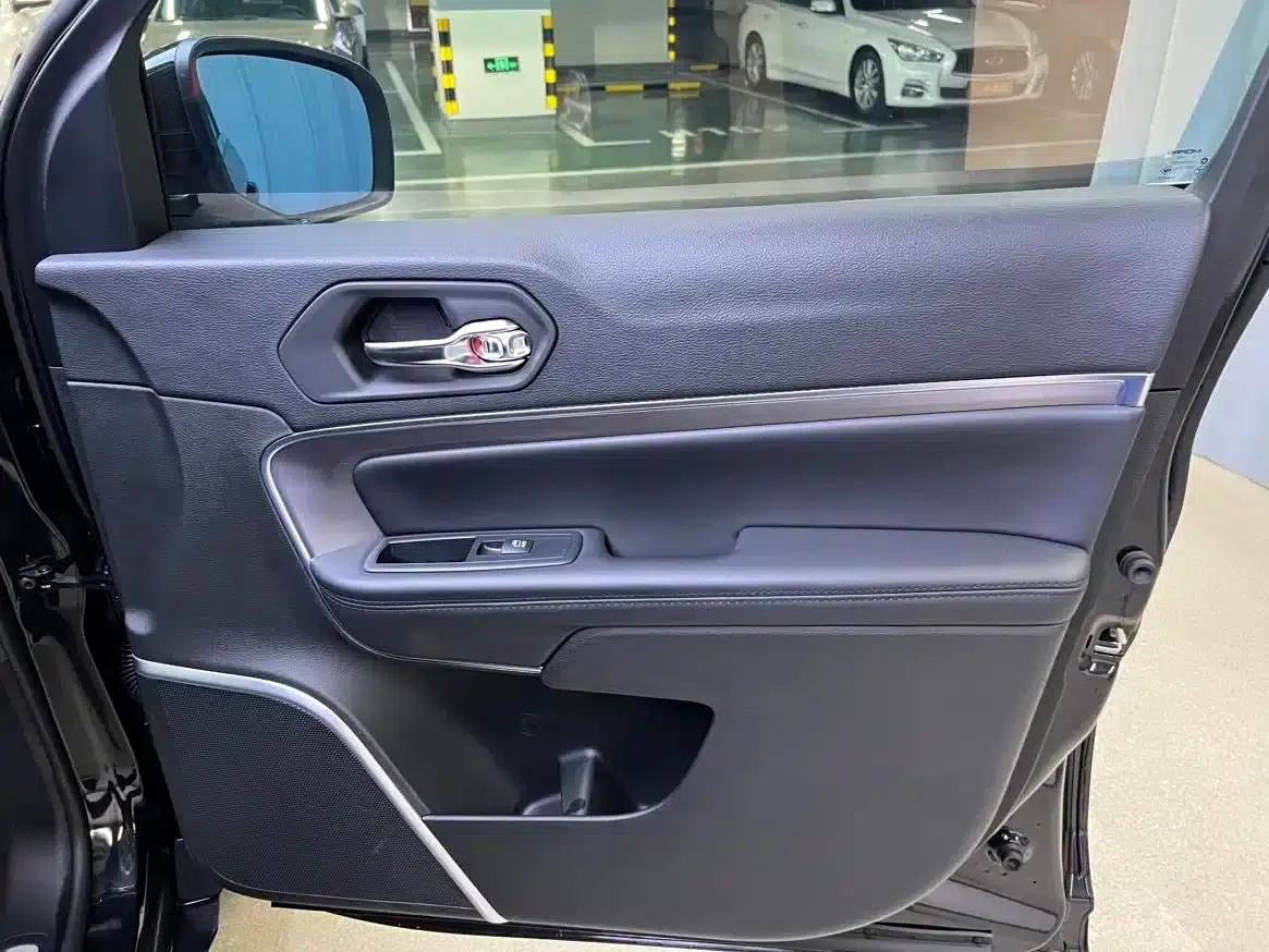 Grand Commander 2022 2.0T 2WD Luxury Edition — миниатюра 18