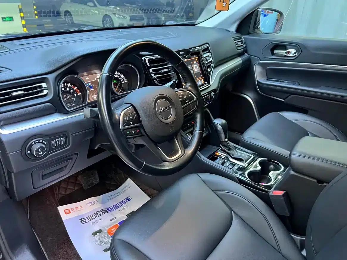 Grand Commander 2022 2.0T 2WD Luxury Edition — миниатюра 9