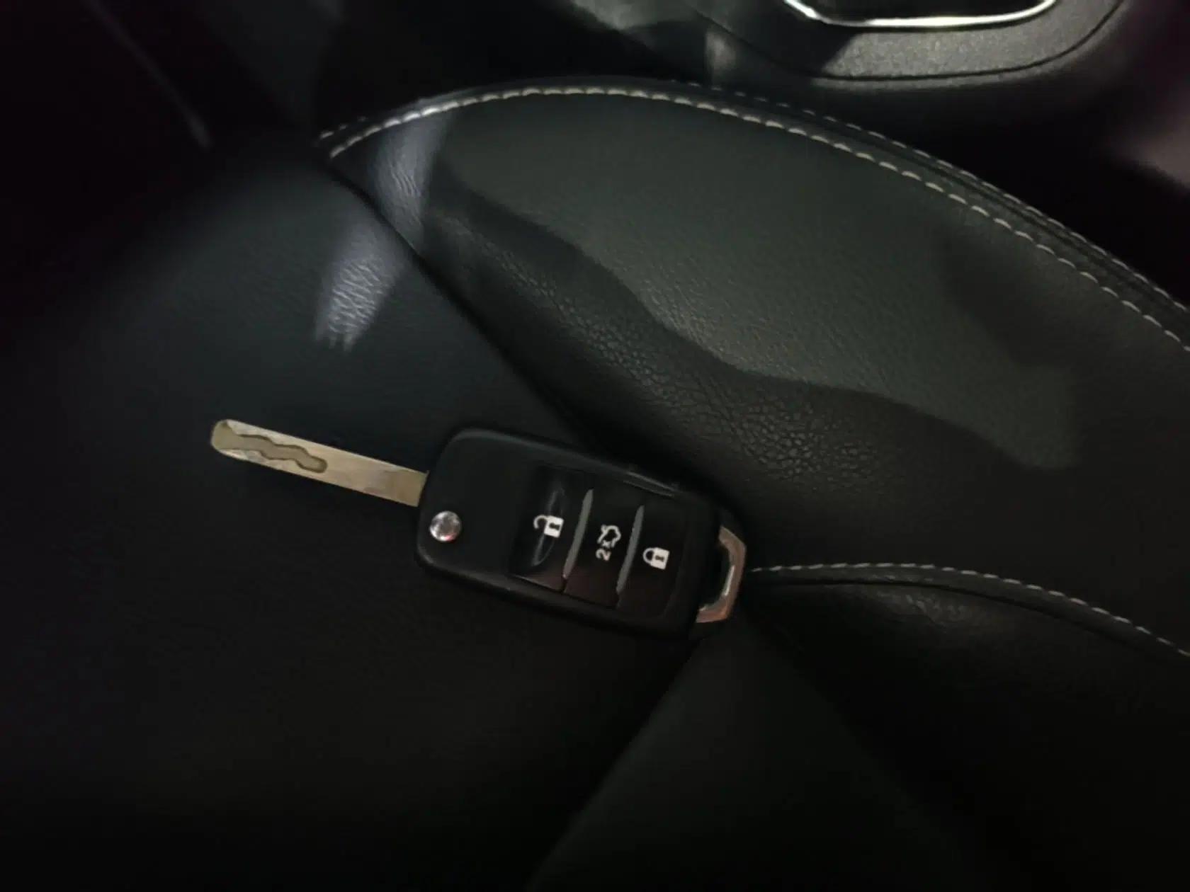 CHANGAN OSHAN COS5 2021 1.6L Manual Luxury Model — миниатюра 12