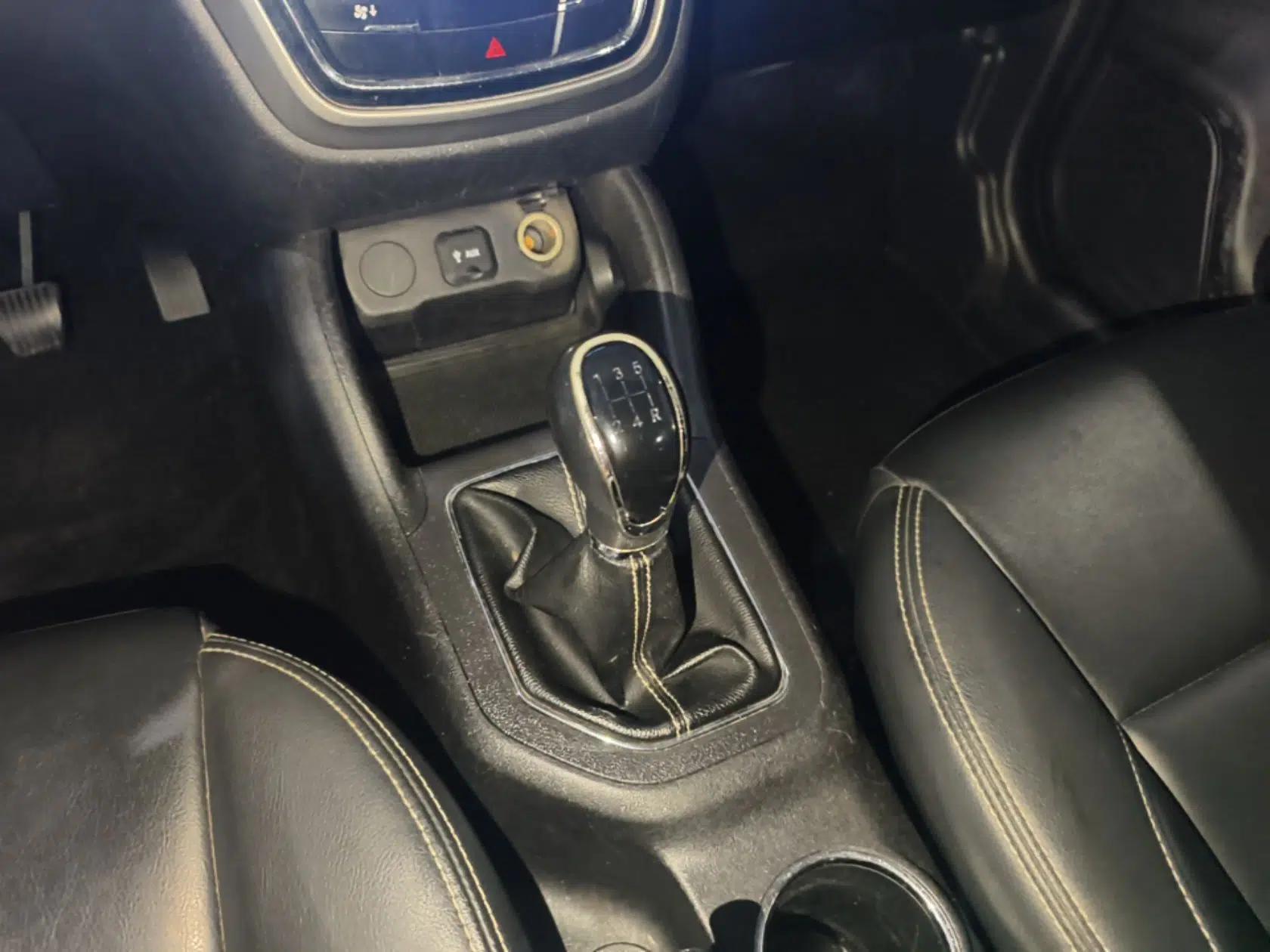 CHANGAN OSHAN COS5 2021 1.6L Manual Luxury Model — миниатюра 17