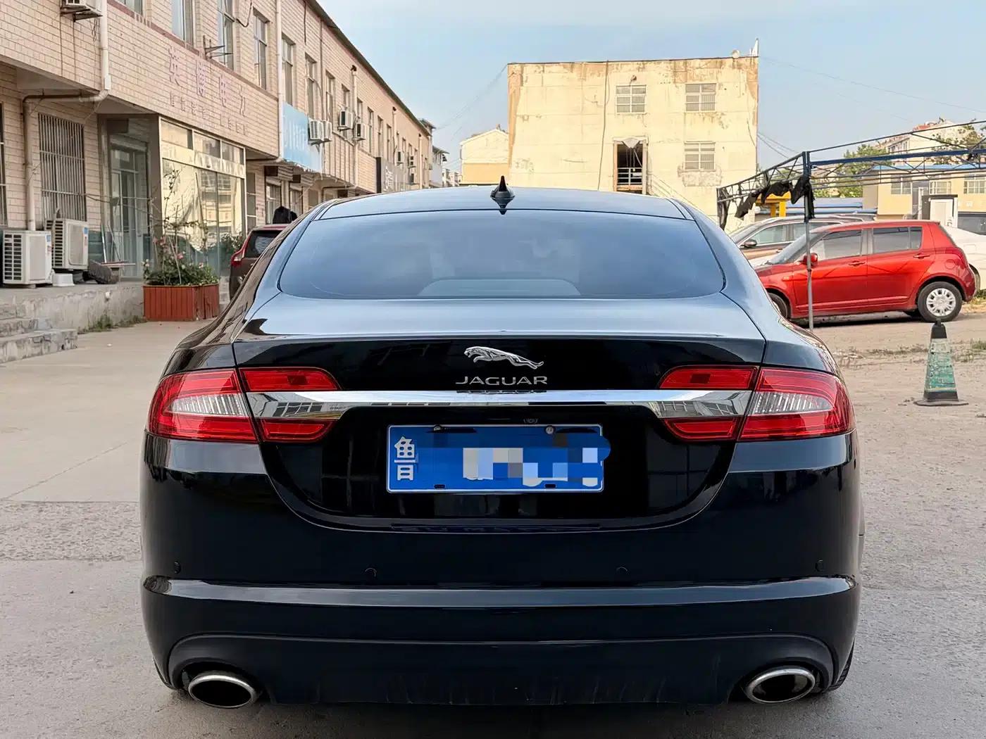 2015 Jaguar XF 2.0T Luxury Edition — миниатюра 5
