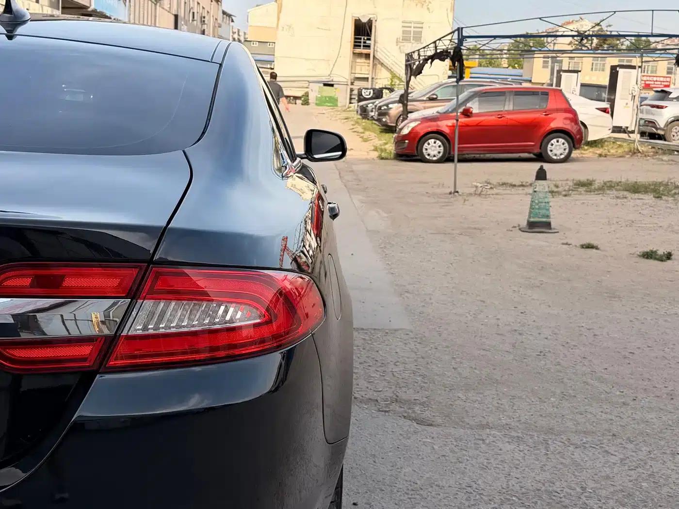 2015 Jaguar XF 2.0T Luxury Edition — миниатюра 7