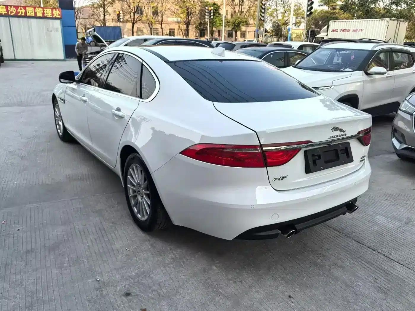 2016 Jaguar XF 2.0T 2WD Elegance Edition — миниатюра 2