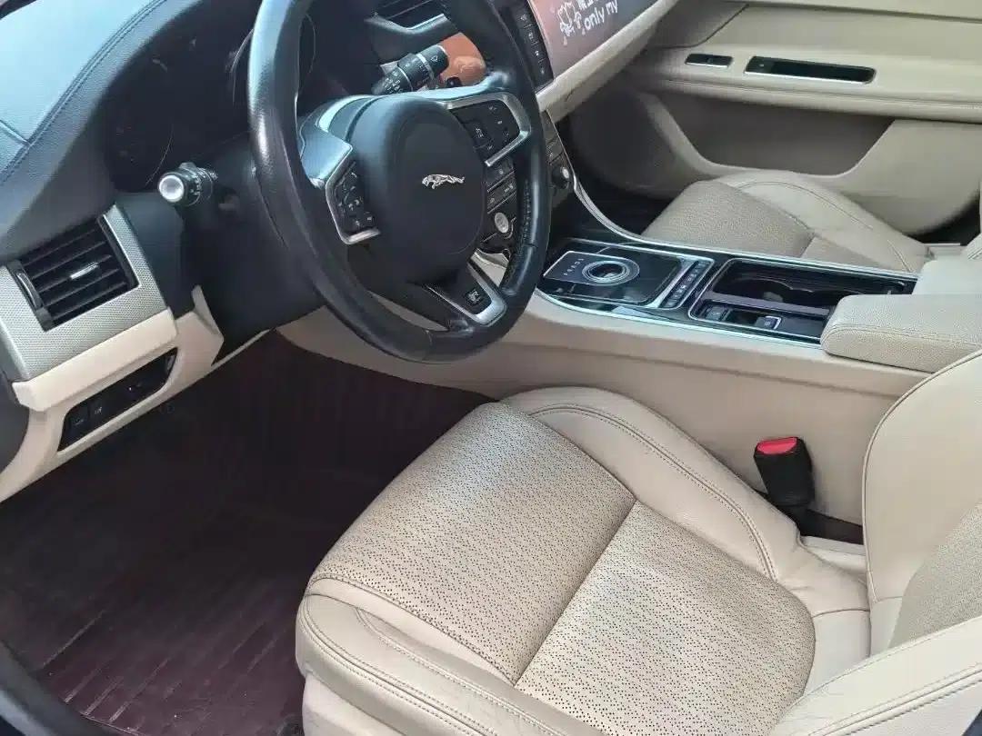 2016 Jaguar XF 2.0T 2WD Elegance Edition — миниатюра 9