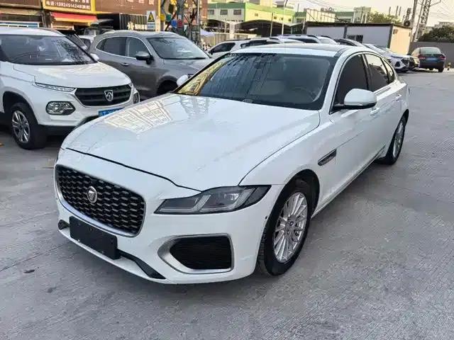 2016 Jaguar XF 2.0T 2WD Elegance Edition