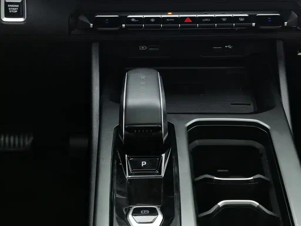 Geely Haoyue L 2023 2.0T DCT Flagship Edition — миниатюра 13