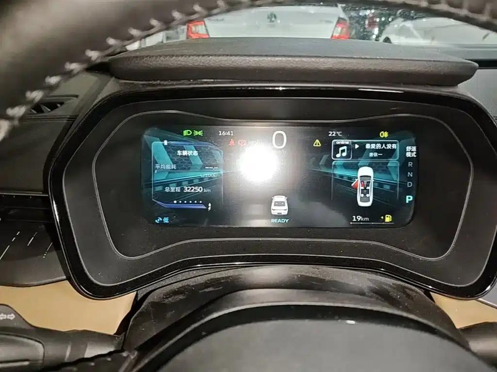 Geely Emgrand L HiP 2024 Champion Edition 1.5TD-DHT Pro 100KM Excellent Model — миниатюра 12