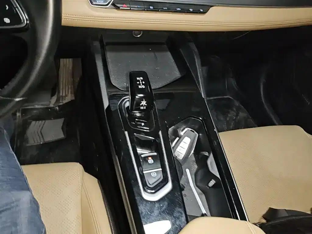Geely Emgrand L HiP 2024 Champion Edition 1.5TD-DHT Pro 100KM Excellent Model — миниатюра 14