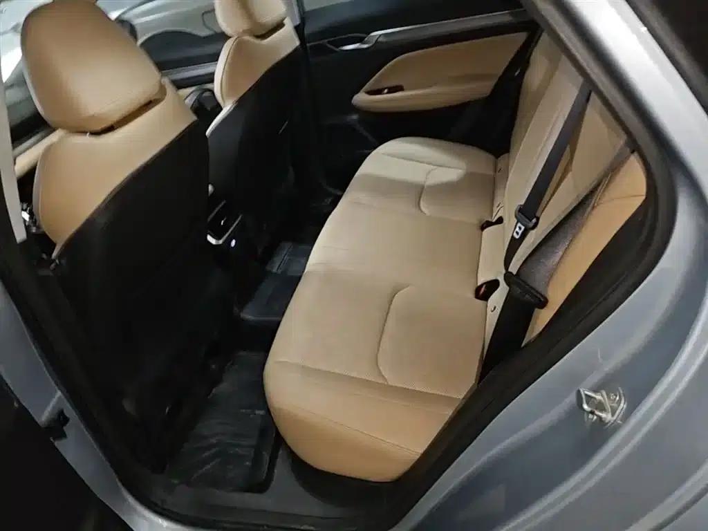 Geely Emgrand L HiP 2024 Champion Edition 1.5TD-DHT Pro 100KM Excellent Model — миниатюра 17